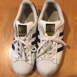 Women’s ADIDAS Shell-Toe Superstar Sneakers